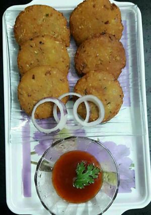 A picture of Oats moong dal tikki.