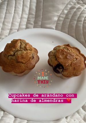 Una foto de Queques de arándano keto