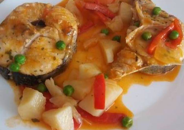 Guiso de merluza con patatas y verduras Receta de Patty y Félix- Cookpad