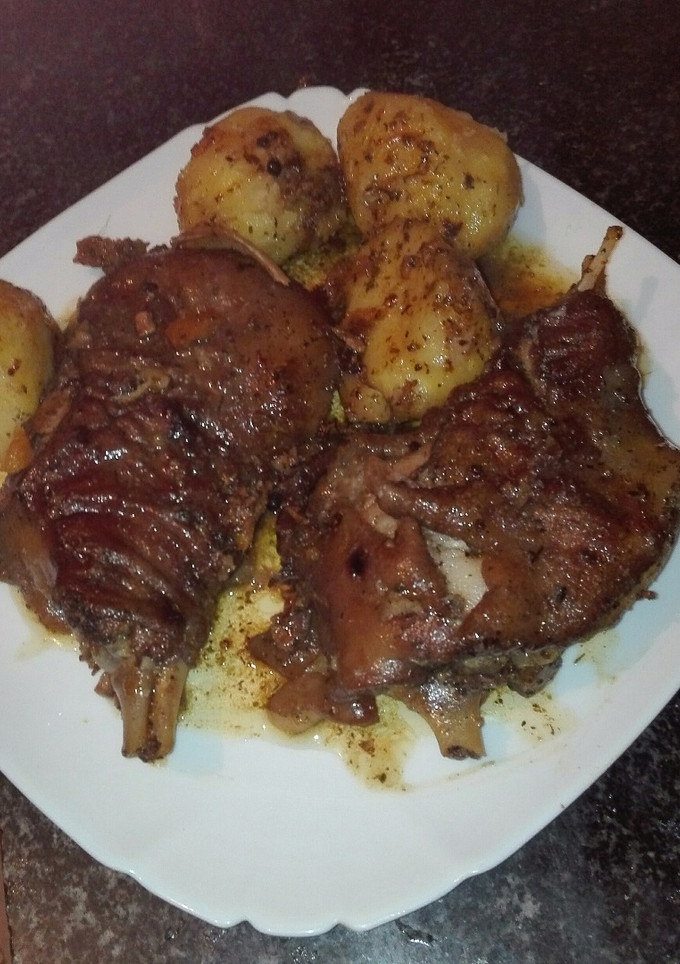 Una foto de Cochinillo asado en la olla GM