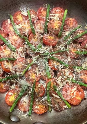 A picture of Oven Roasted Vine Tomatoes - Show stopping Veg :).