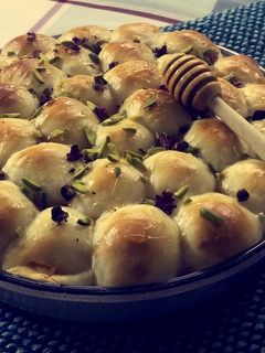 صورة لوصفة عجينه رهيبه لخلية النحلعلى طريقة الشيف هشام باعشن