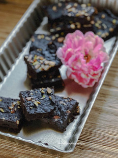A picture of Dates Chocolate Fudge Bars.