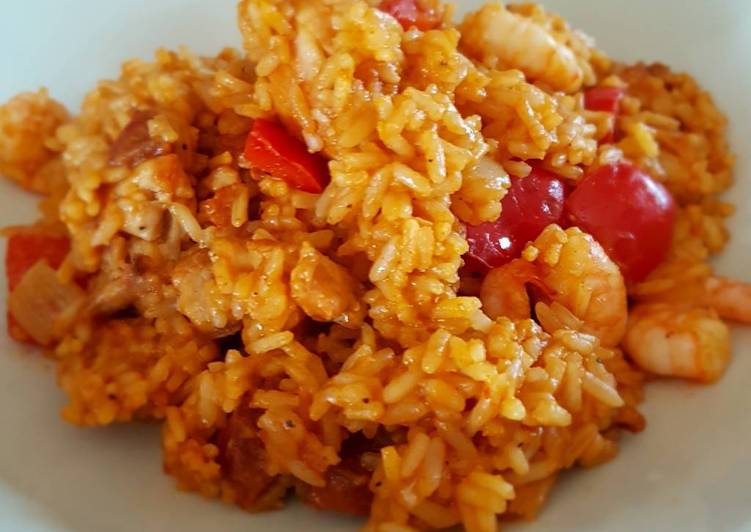 Recipe of Super Quick Homemade Chicken, chorizo and prawn paella