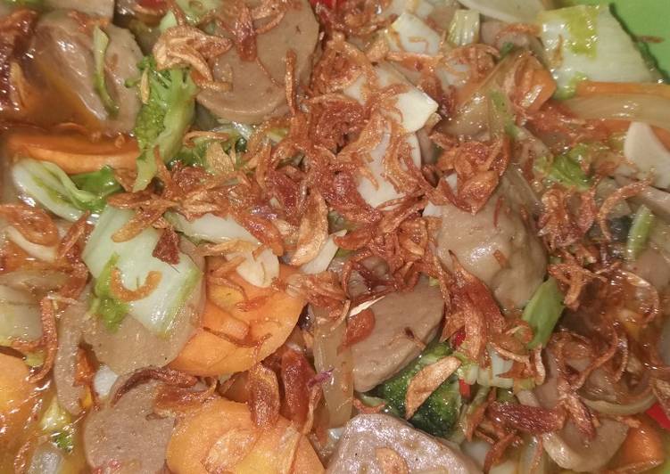 Anti Ribet, Bikin Tumis brokoli bakso sawi putih Farah Quinn