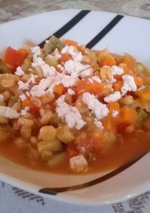 Una foto de Sopita de verduras 🍜