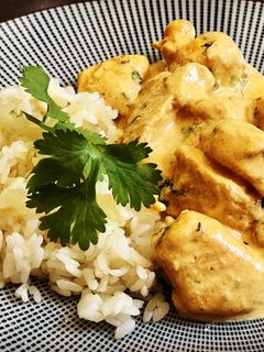 Una foto de Mi receta express de pollo al curry con arroz 🍚