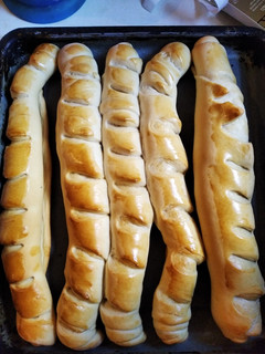 Una foto de PAN CASERO, BAGUETTE