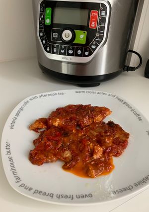 Una foto de Lomo con pimientos y tomate con Olla GM