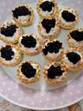 Tartaletas de chasca con sucedáneo de caviar