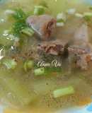 Canh đuôi heo nấu bí xanh