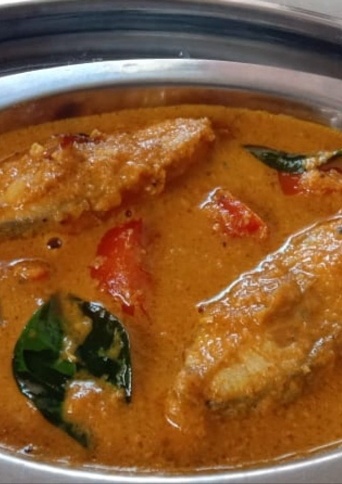 கன்னியாகுமாரி ஸ்டைல் அரைச்சு வெச்ச மீன் குழம்பு செய்முறை முக்கிய புகைப்படம்