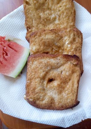 A picture of French toast.