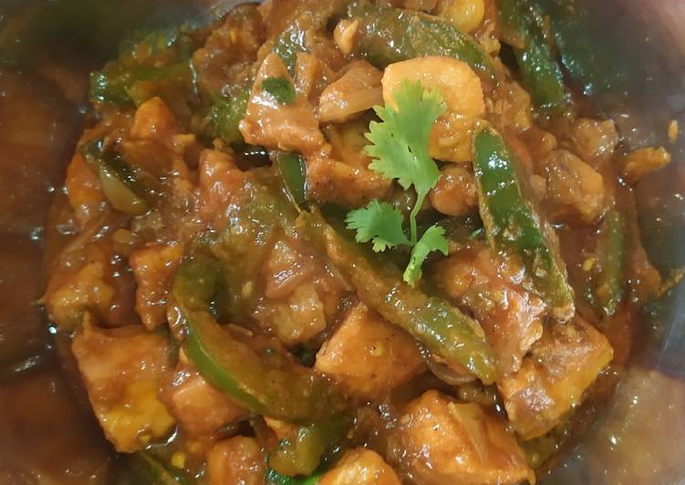 Chicken Capsicum Gravy Recipe By Dhs Kitchen Cookpad