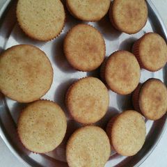 A picture of Vanilla cup cakes#cupcakes_contest.