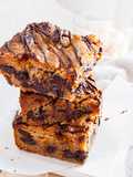 Blondies de manteiga de amendoim e marshmallows