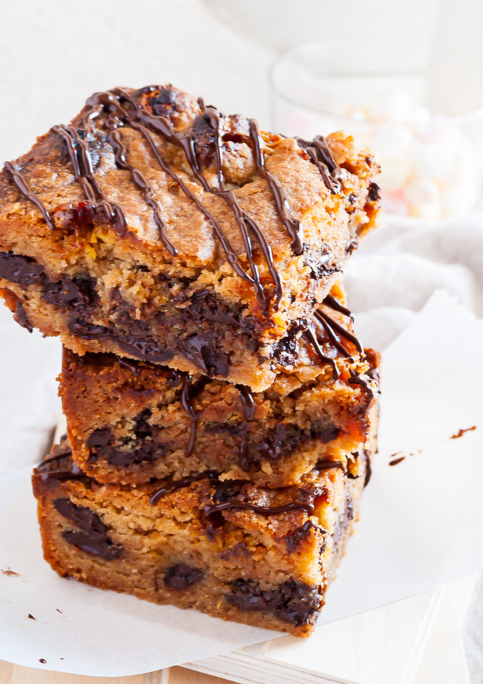 Foto de Blondies de manteiga de amendoim e marshmallows