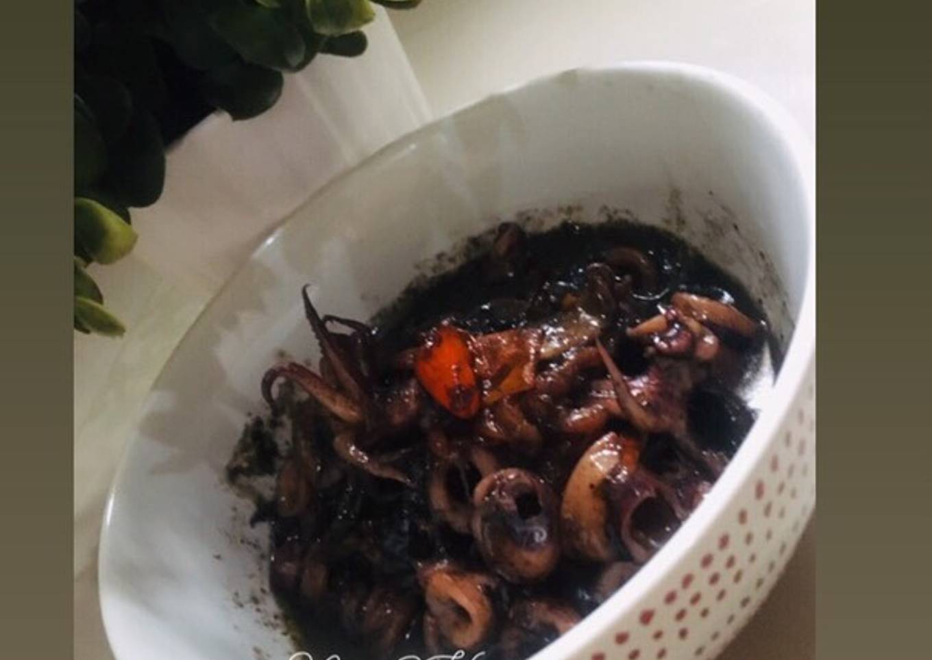 squid (hamwe na wino ya cettefish)