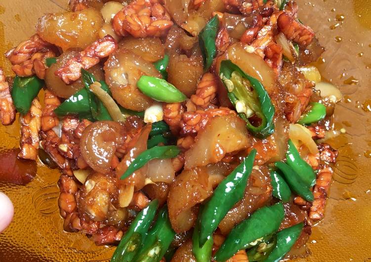 Cara Gampang Membuat Oseng kikil tempe cabe hijau yang Enak Banget