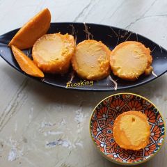 A picture of Alphonso Mango Stuffed Ice cream.