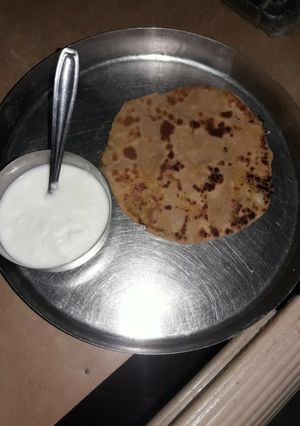 આલૂ પરાઠા (Aloo Paratha Recipe In Gujarati) રેસીપી મુખ્ય ફોટો