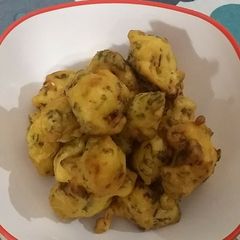 A picture of Gobi (cauliflower) pakoda.