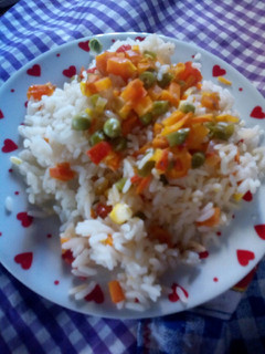 Una foto de Arroz precocido con verdura