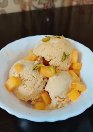 A picture of Mango ice cream.