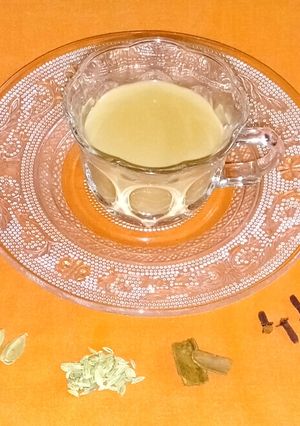 মশলা চা(Masala chai recipe in bengali) রেসিপির প্রধান ছবি