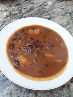 Una foto de Alubias rojas con chorizo