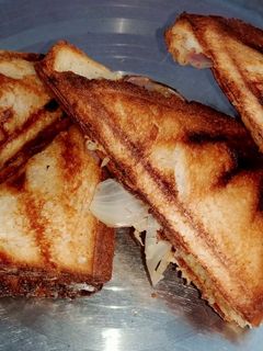 आलू के सैंडविच (aloo ke sandwich recipe in Hindi) रेसिपी मुख्य फोटो