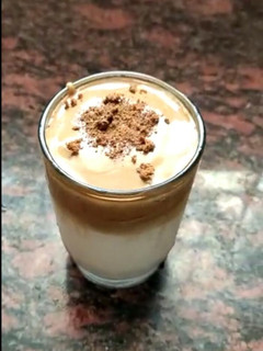டல்கோனா காபி (Dalgona Coffee) செய்முறை முக்கிய புகைப்படம்