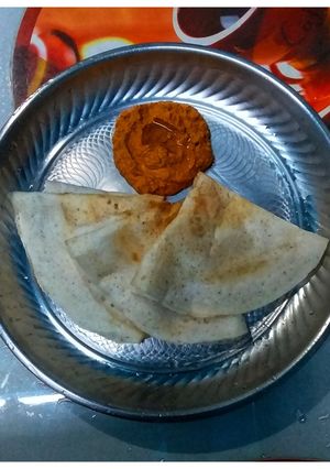 தக்காளி கொத்தமல்லி சட்னி(coriander tomato chutney recipe in tamil) செய்முறை முக்கிய புகைப்படம்