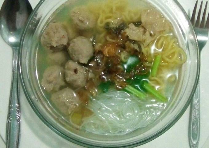 Resep Bakso sapi tepung terigu🐮 oleh nadhine�s kitchen Resep Bakso sapi tepung terigu🐮 oleh nadhine�s kitchen