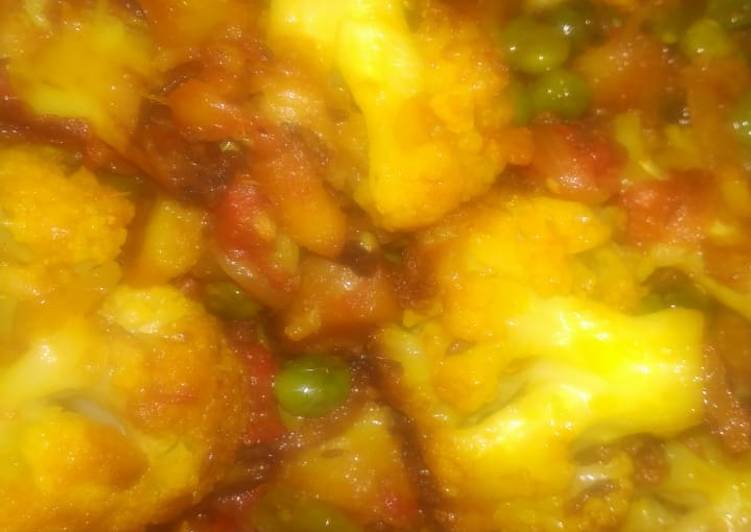 Fry Gobhi Aloo matar