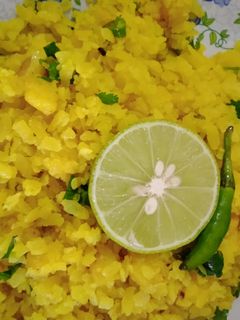 બટાકા પૌવા (Bataka Poha Recipe In Gujarati) રેસીપી મુખ્ય ફોટો