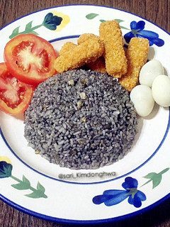 Foto resep Nasi Goreng Hitam Simple Nugget Seafood #PR_BukanNasiBiasa