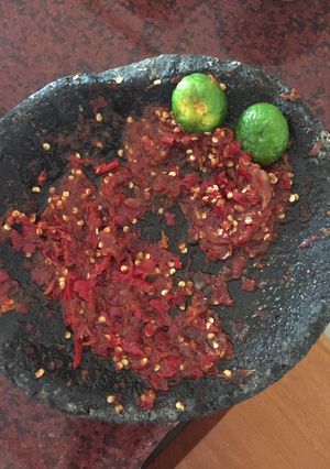 Foto resep Sambal terasi jeruk purut (pedesbgtasligaboong😭🤣)