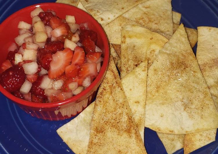 Fruit salsa with cinnamon sugar chips