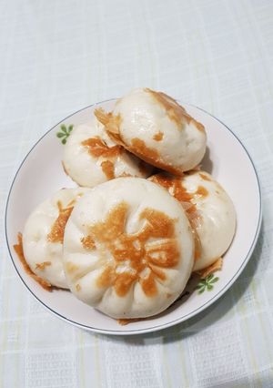 高麗菜水煎包 的食譜成品照片