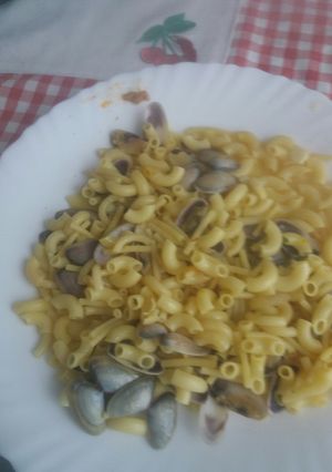 Una foto de Coquinas con fideos