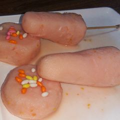 A picture of Tomato ice cream.