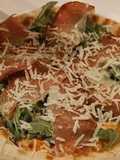 Pizza de Rúcula e Presunto