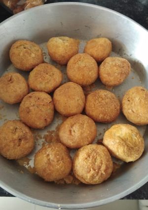 A picture of Daal ki kachori.