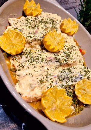 Une photo de Pavés de saumon en cocotte à la crème citron 🍋 ciboulette échalotes