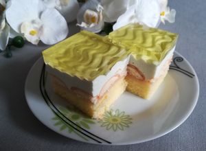 Zdjęcie przepisu Biszkoptowy ''Mega Cytrynowiec'' z galaretką.