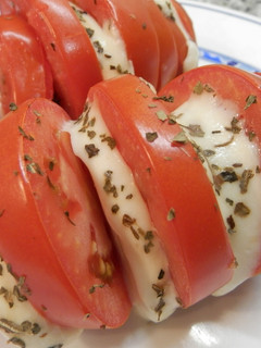 Una foto de Tomates hasselback