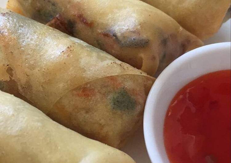 Springroll with sweet and chilli sauce