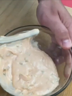 Una foto de Salsa aderezo casera para hamburguesas o ensaladas