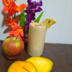A picture of Apple Mango smoothie.